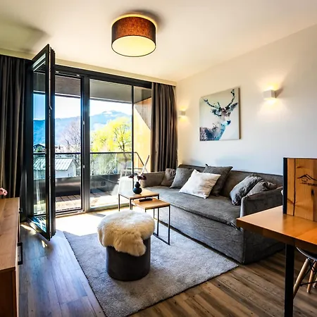 Schoenblick - Next To Areit Gondel Station * Целль-ам-Зеє