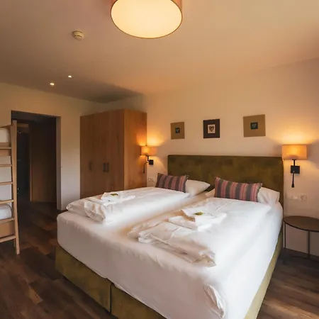 Schoenblick - Incl Summer And Mobility Card * 滨湖采尔