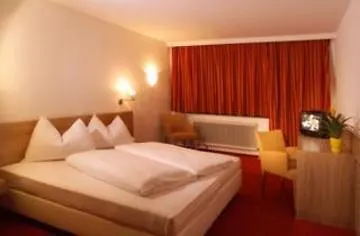 Schoenblick - Next To Areit Gondel Station Целль-ам-Зеє